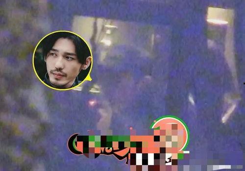 烟岚半明灭明星,星河璀璨夜