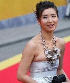 明星下体凹陷,下体之谜背后的惊人真相