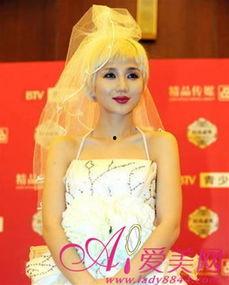 明星染成白色的头发,染白头发的时尚潮流