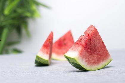 梦见自己吃西瓜没有瓜,无瓜西瓜的神秘启示