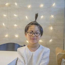 宋家三胞胎头条,明星家庭的生活日常与成长瞬间